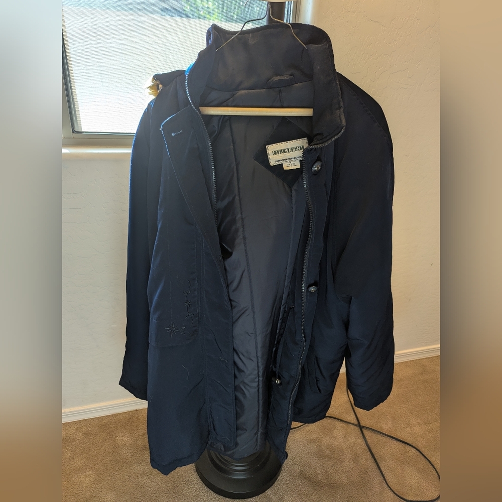 Fitz-Wright Elegant Navy Puffer Coat